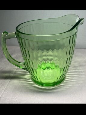 Jeannette Glass Green Honeycomb Optic Pitcher 32 oz Depression Style Vintage